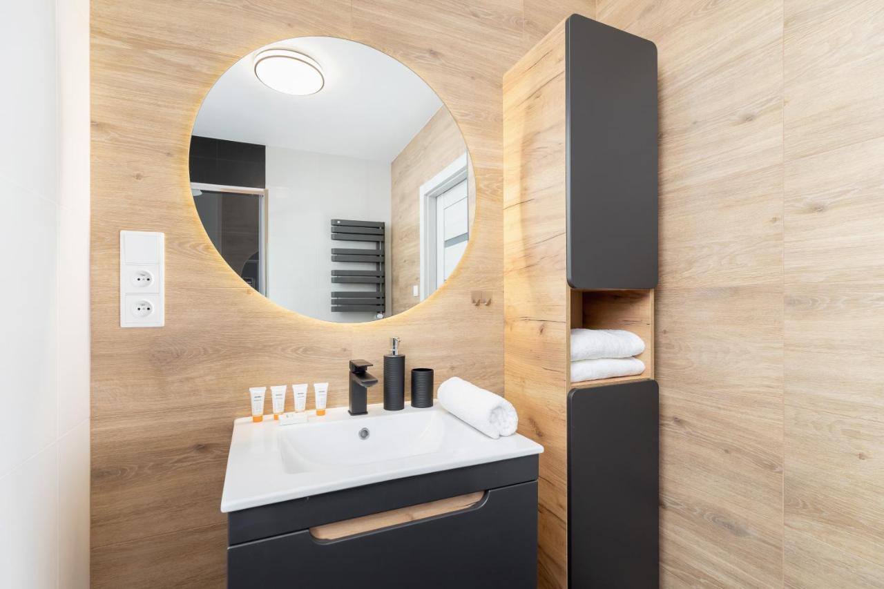 Salsa Cracow By Renters Apartment Krakau